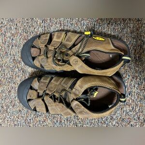 Men’s Keen Newport Leather Brown and Black Outdoor Sandals Size 9
